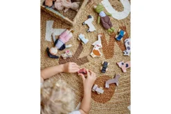 Kinder-Teppich „Letter“ – Naturfarbener Juteteppich