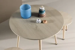 Kindertisch-Set Nordi – Tisch & 2 Hocker im skandinavischen Design