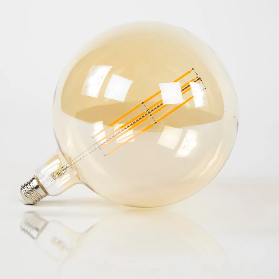 LED-Glühlampe Orin – G200-E27 im XXL-Format