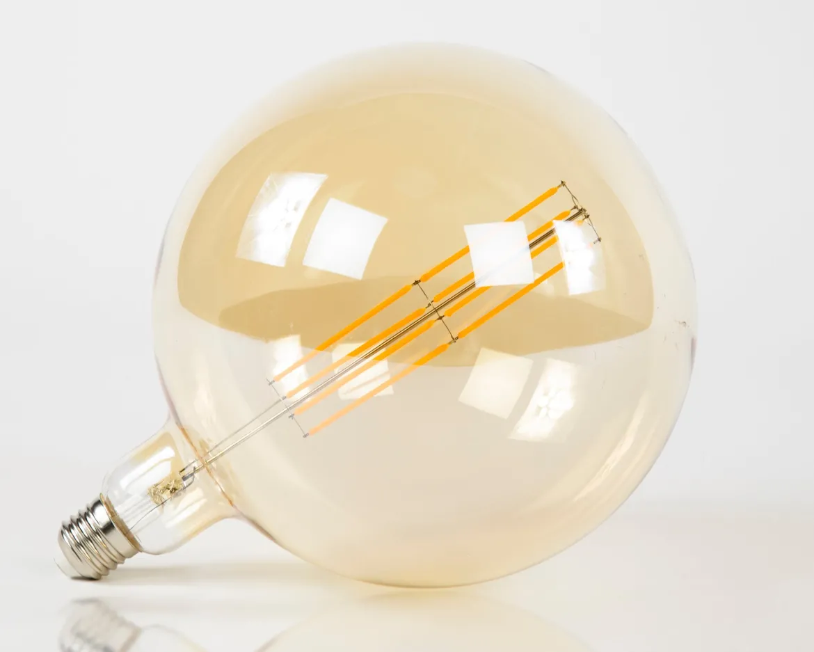 LED-Glühlampe Orin – G200-E27 im XXL-Format
