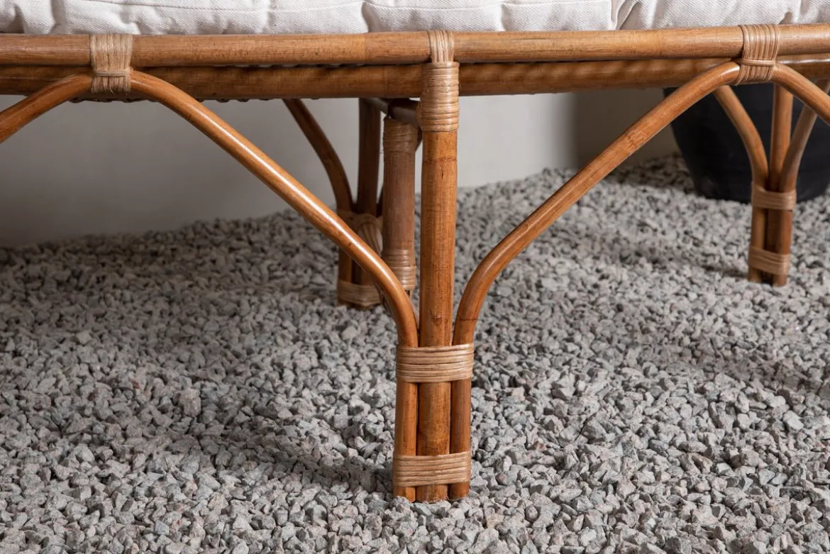 Loungesessel Sevilla – aus Rattan inklusive creme-weißem Kissen