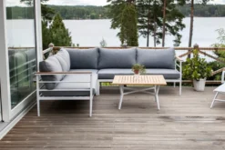 Lounge Set Puerto – aus Metall mit Teakholz-Details, inkl. Kissen