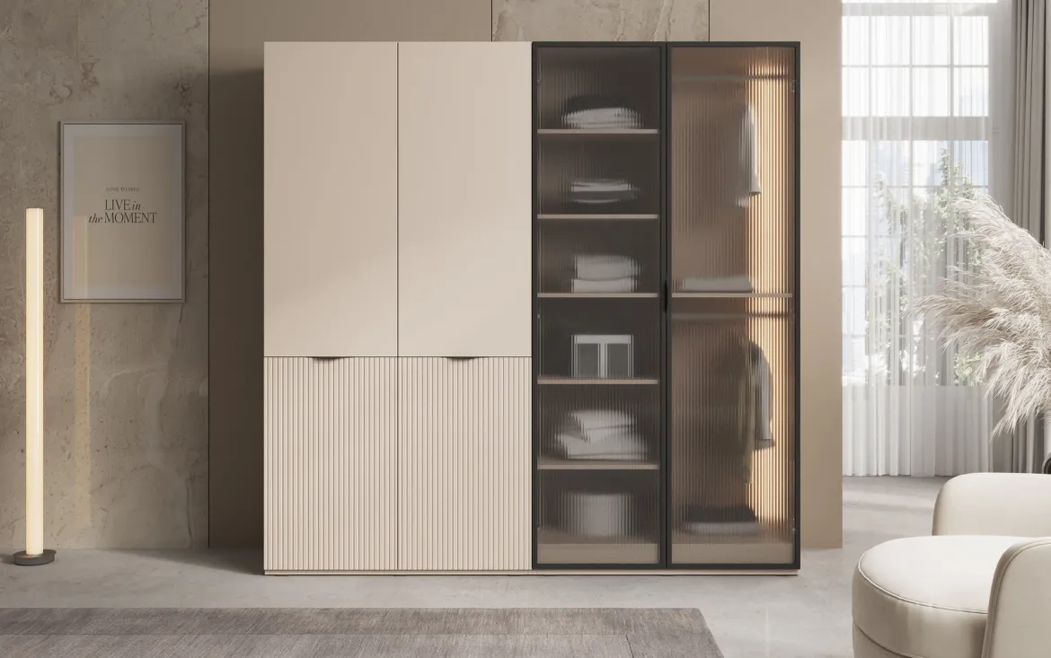 Moduro Ravo – Modularer Kleiderschrank mit geriffelter Glasfront und Strukturpaneel