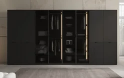 Moduro Verno – Modularer Design-Kleiderschrank mit Glas- und Strukturfront