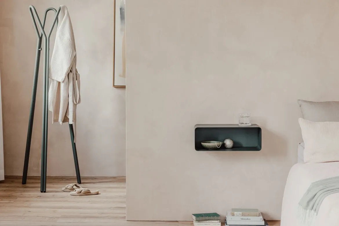 Nachttisch Nelio – Hängendes Design mit Kabeldurchführung