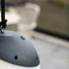 Outdoor-Pendelleuchte „Ilona" – batteriebetrieben aus Kunststoff in Schwarz-Weiß