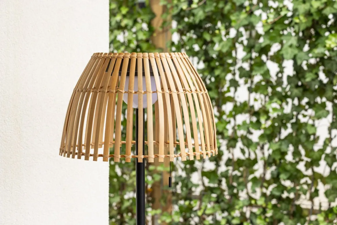 Outdoor-Stehlampe „Elan“ – wetterfeste Stehleuchte aus Bambus & Metall
