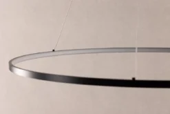 Pendelleuchte „Durban“ – Rahmen aus schwarzem Aluminium und LED-Leuchten