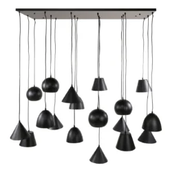 Pendelleuchte "Fionella“ – 18 runde und konische Lampenschirme aus Metall in schwarzem Finish