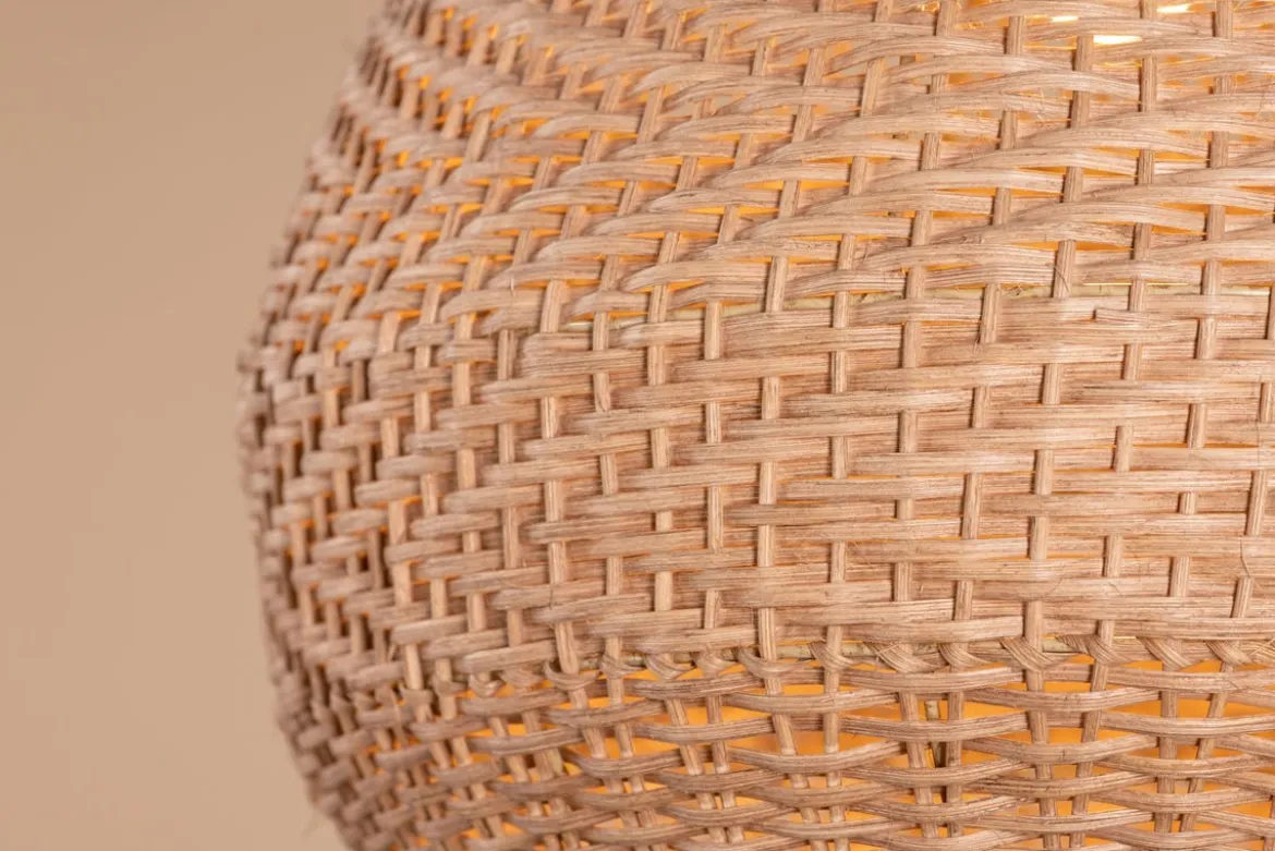 Pendelleuchte „Ghanzi" – Heller Rattanschirm mit Flechtmuster