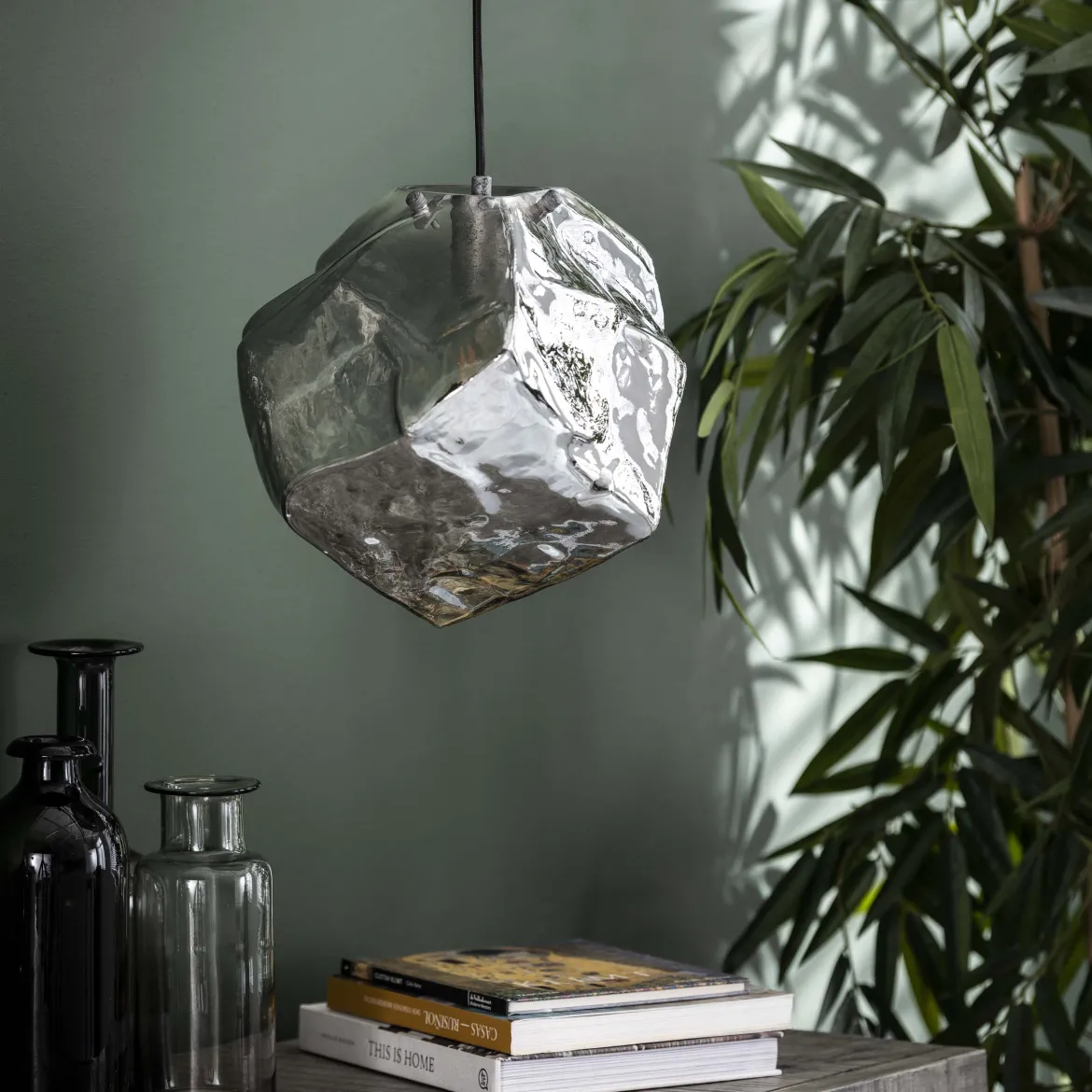 Pendelleuchte „Luminara“ – aus mundgeblasenem Chromglas mit Metall-Armatur
