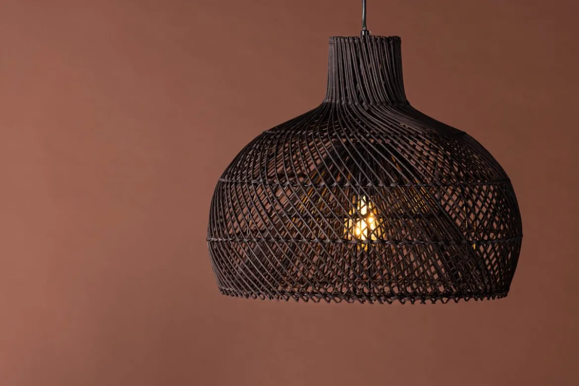 Pendelleuchte „Maun" – Dunkles Rattan mit Flechtmuster