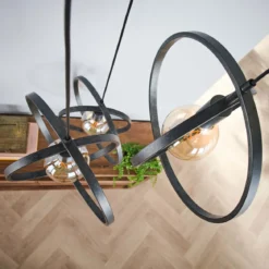 Pendelleuchte Orbitra Trio – Gestuftes Ringdesign in Anthrazit (3-flammig)