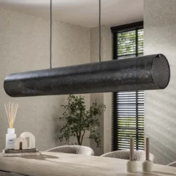 Pendelleuchte „Valeria“ – Mit 7 Leuchten in horizontalem Tube-Mesh-Design in Schwarz