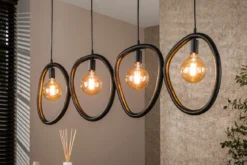 Pendelleuchte „Vionara“ – 4 Leuchten aus arktisch schwarzem Metall in organischer Ringform