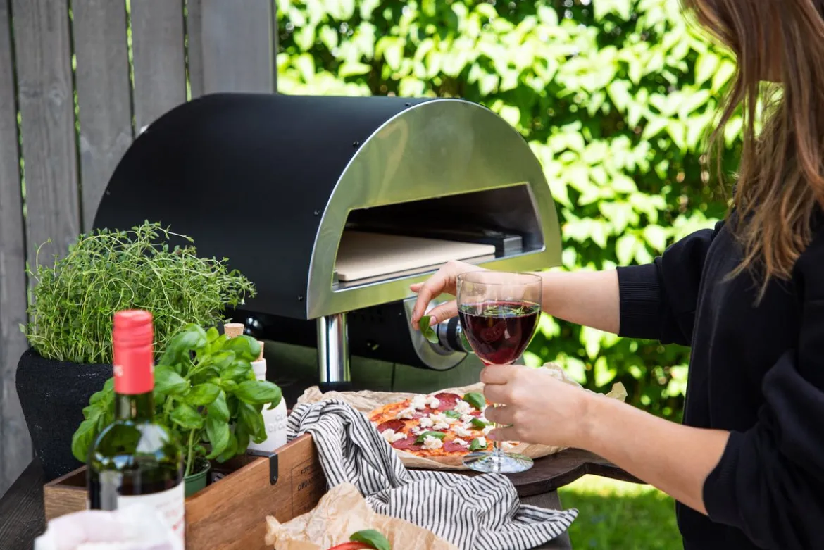 Pizzaofen Neapel - aus Stahl, Edelstahl und Keramik in Schwarz