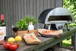 Pizzaofen Neapel - aus Stahl, Edelstahl und Keramik in Schwarz