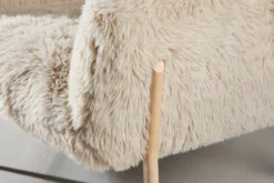 Sessel Zara - mit Holzoptik-Beinen und Kunstfell-Bezug