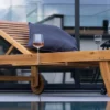 Sonnenliege Olyra - aus Akazienholz mit Rollen