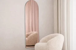Spiegel Ira – in Roségold mit ovalem Design & silbernem Rahmen