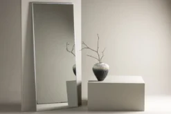 Spiegel Morini – mit Aluminiumrahmen in Beige oder Silber