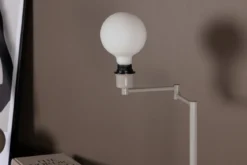 Stehlampe „Alice“ – Modern und klar für entspannte Momente