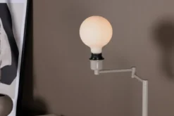 Stehlampe „Alice“ – Modern und klar für entspannte Momente