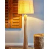 Stehlampe Calen – Gummibaumholz mit Leinenschirm