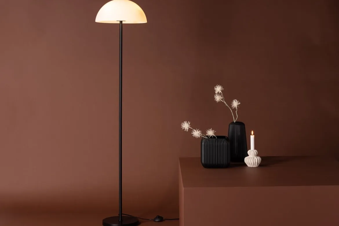 Stehlampe „Eloria“ – Halbkugel-Design in Weiß & Schwarz (Höhe 155 cm)