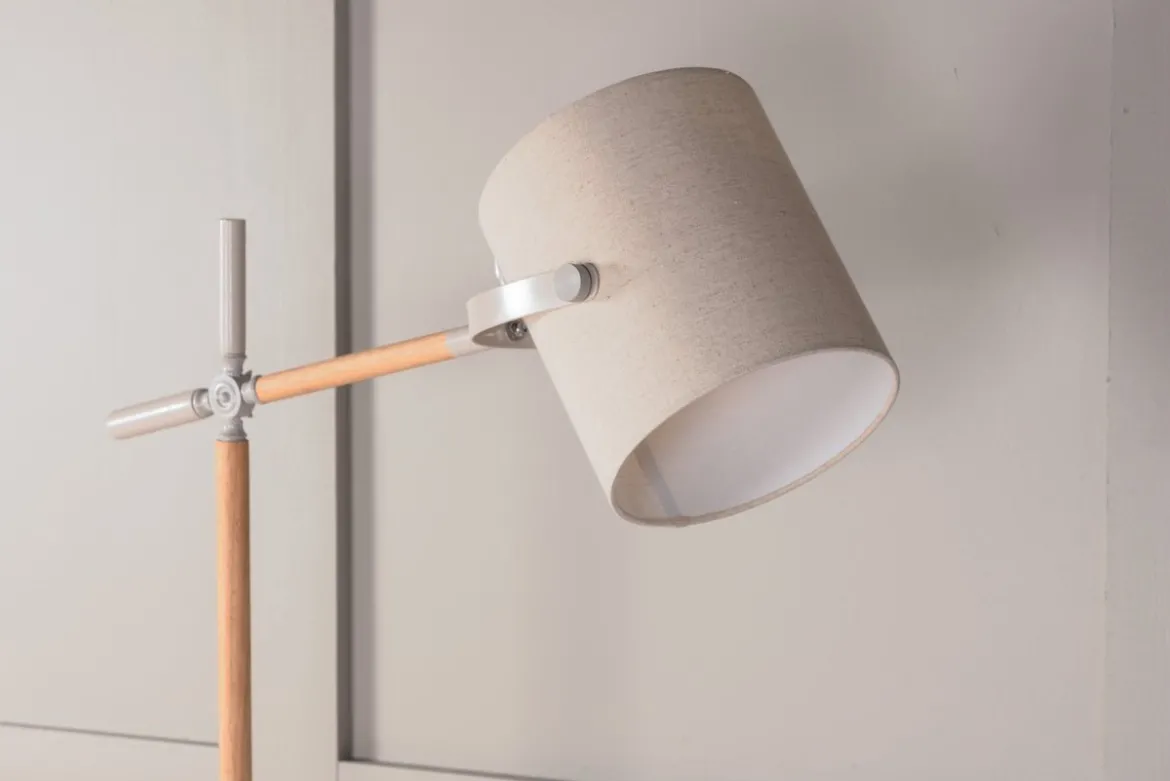 Stehlampe „Laura“ – flexibel schwenkbar mit Leinenschirm