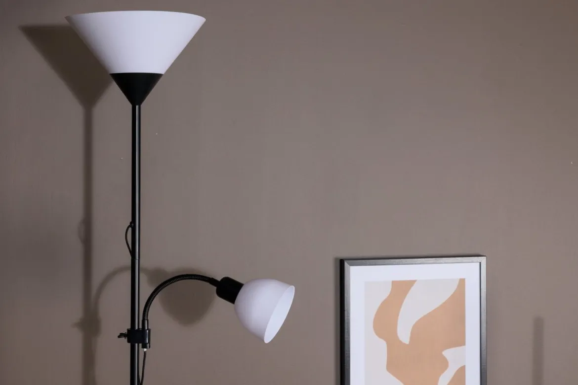 Stehlampe „Ragnar“ – Schlanke, moderne Silhouette 2-flammig