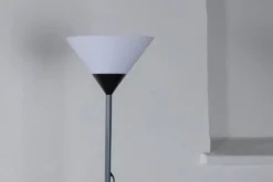 Stehlampe „Salzburg“ – moderne Eleganz, welche sich in jeden Raum fügt