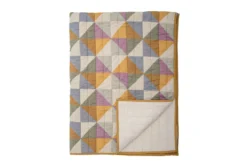 Tagesdecke Calira – Wendbarer Quilt mit geometrischem Muster