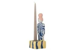 Teelichthalter Suri – Handbemalte Figur mit Wirbelmuster
