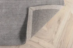 Teppich Nivaro – Kurzflor in Dunkelgrau aus Wolle & Polyester