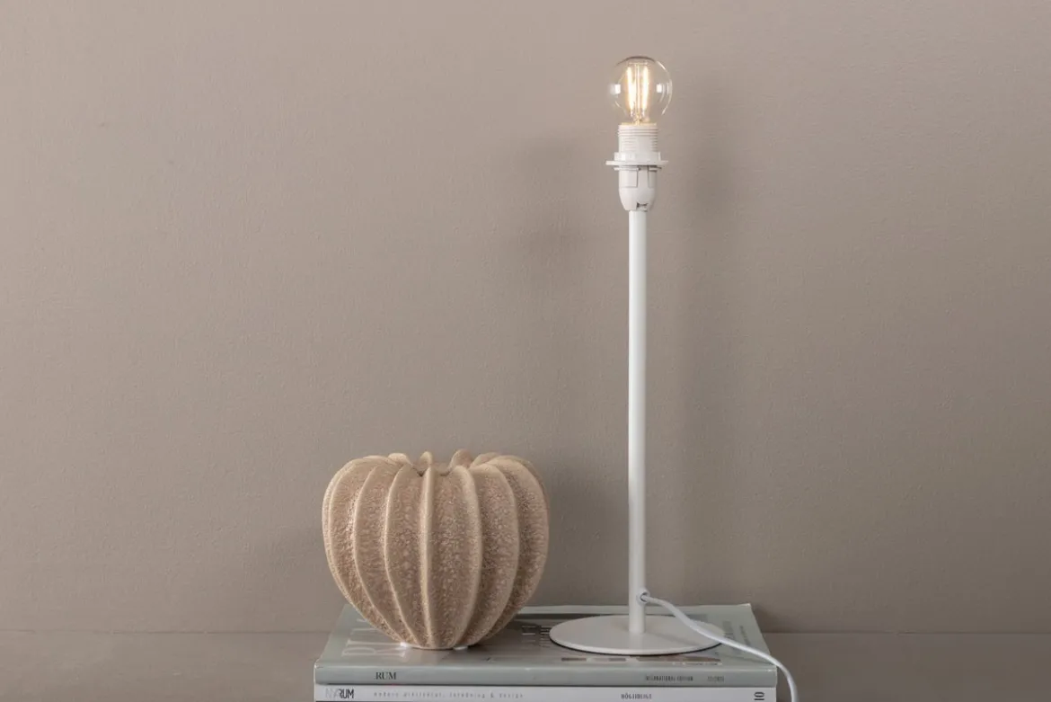 Tischlampe „Desire“ – Schlichtes Design mit stilvoller Lichtquelle