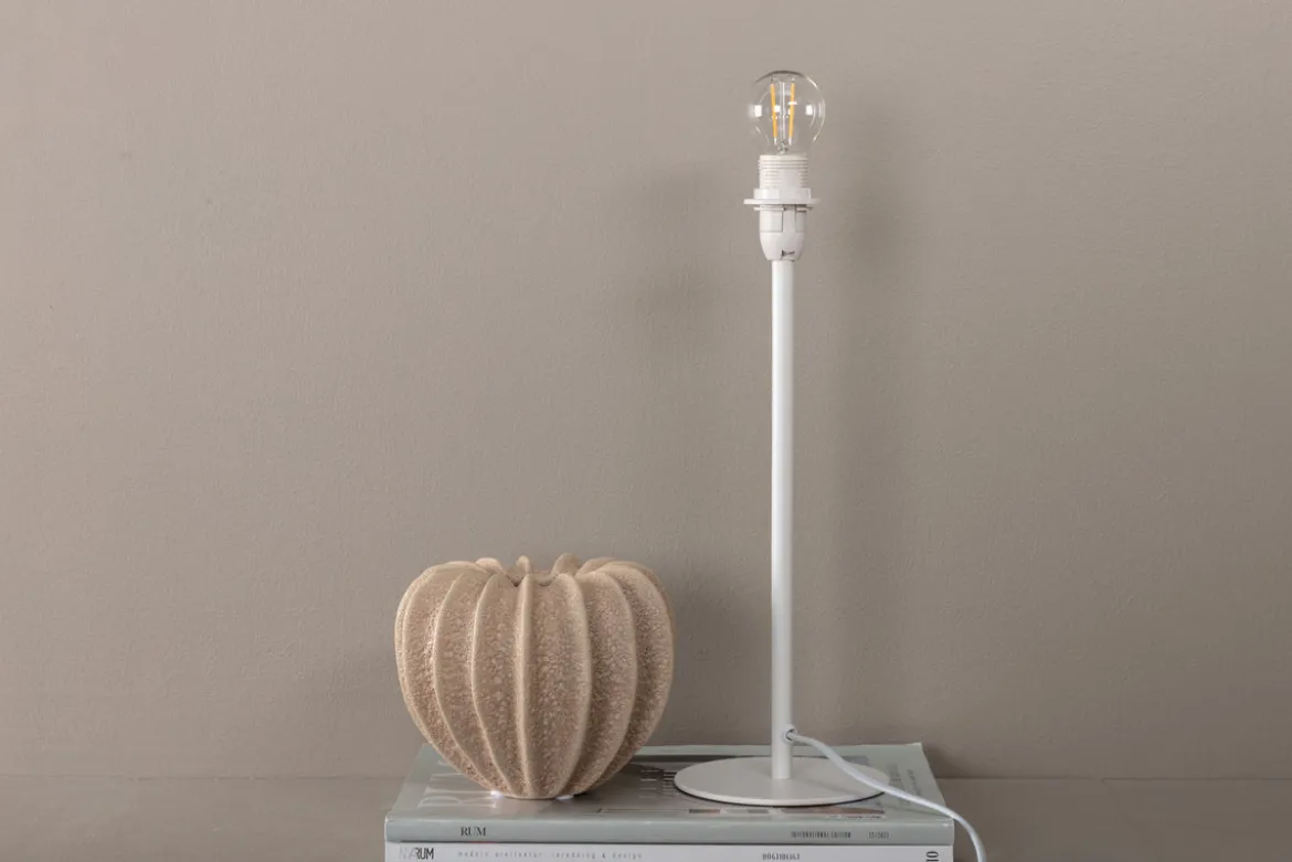 Tischlampe „Desire“ – Schlichtes Design mit stilvoller Lichtquelle