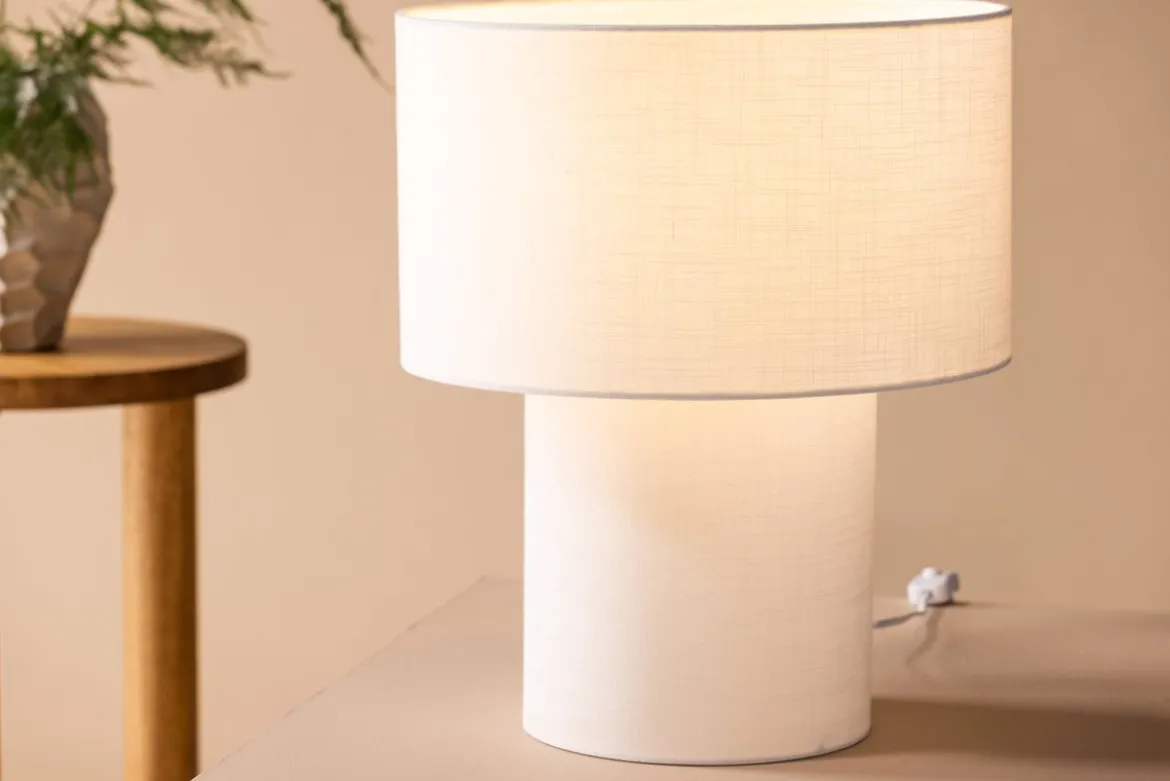 Tischlampe „Gloria“ – Lampenfuß und Lampenschirm aus edlem Leinenstoff