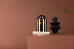Tischlampe „Jasmin“ – Runde Formen sowie Rauchglas mit Spiegeleffekt