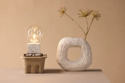 Tischlampe „Ricardo“ – Nordisches Design mit Terrazzo-Sockel in Würfelform