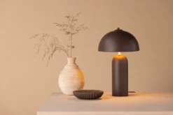 Tischlampe „Terranova“ – Braune Steingefertigte Eleganz mit Rundschirm