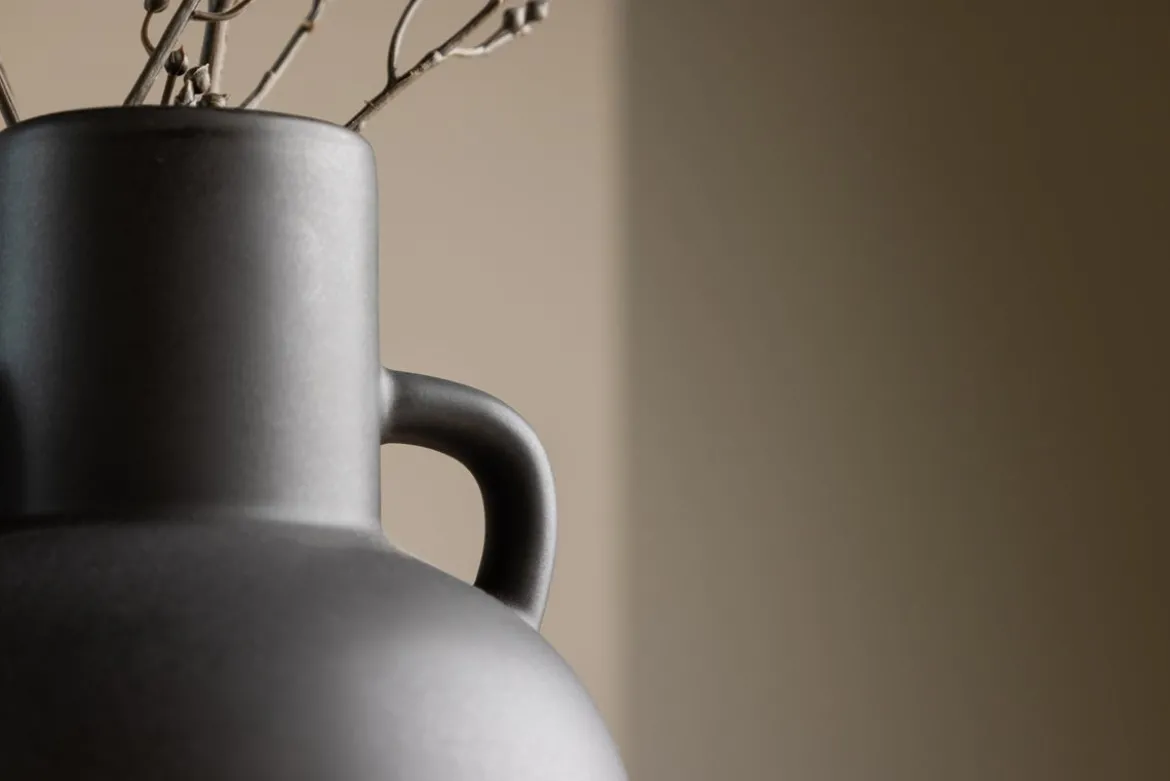 Vase „Lunaro“ – Weiß oder Schwarz, Steinzeug