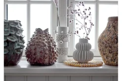 Vase „Nordia“ – Steingut in Weiß
