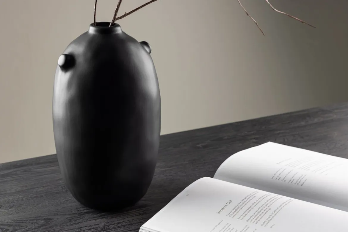 Vase Nuvio 28 cm – Zeitlose Eleganz in Weiß oder Schwarz