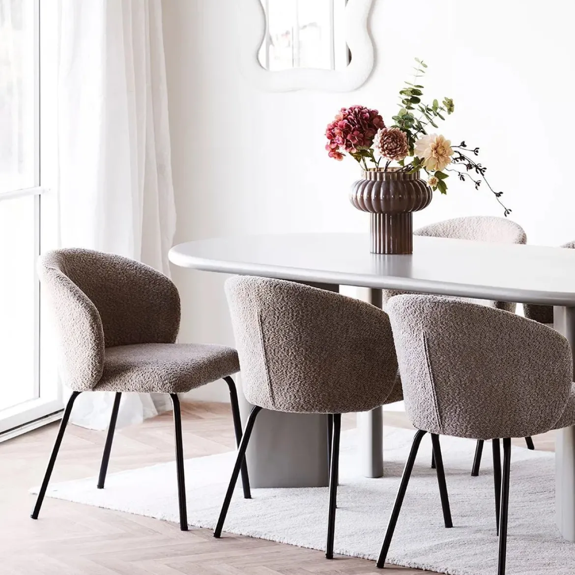 Vase „Orion“ – Mundgeblasenes Glas in Braun