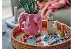 Vase „Pink Elefant“ – aus Steingut
