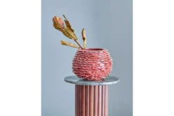 Vase „Wavyred“ – aus Steingut