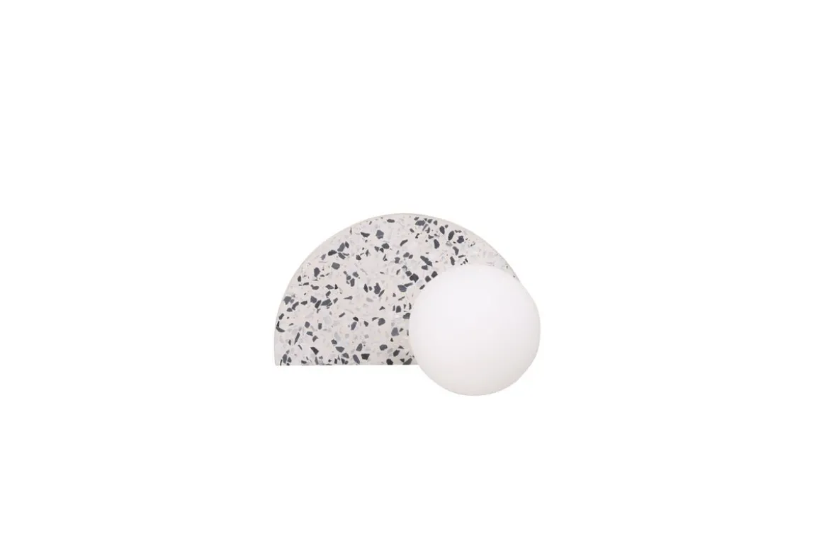 Wandleuchte „Abigail" – Aus Terrazzo mit weißer Glaskuppel