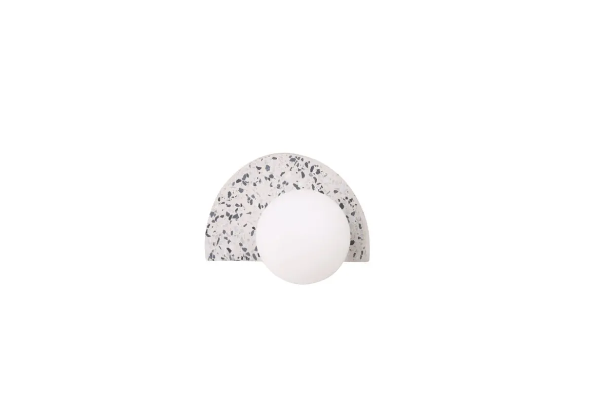 Wandleuchte „Abigail" – Aus Terrazzo mit weißer Glaskuppel