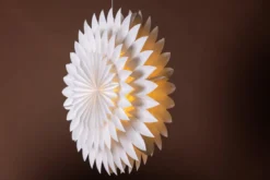 Weihnachts-Deckenleuchte Starla - weiße Sternform in 2 Größen